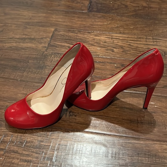 Excellent condition Jessica Simpson Heels size 7. Red. Worn once. - Picture 4 of 4